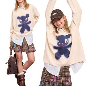 Little Black Bear Printed Knitted Sweater - Beige Loose Fit, Cozy Artist Design, Y2K Style Fashion Top