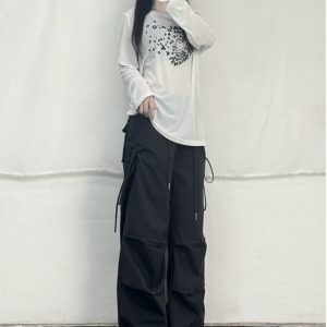 Loose Long-Sleeve T-Shirt for Women, Lazy Style with White Heart Print, Casual 90s-Inspired Fashion Top