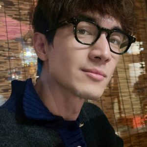 Men's Punk Small Black Frame Glasses - Stylish Prescription-Ready Myopia Glasses for a Handsome Look