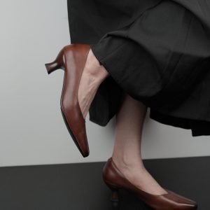 Mid-Heel Black Square Toe Shallow Mouth Women's Shoes - Versatile Office Footwear for Commuting and Everyday Style