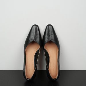 Mid-Heel Black Square Toe Shallow Mouth Women's Shoes - Versatile Office Footwear for Commuting and Everyday Style