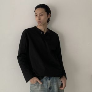 Minimalist Fitted Cotton Henley Long Sleeve T-shirt for Men and Women - American Vintage Commuter Style, Thin Cut, Unisex Fashion