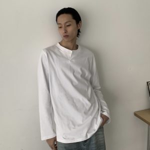 Minimalist Fitted Cotton Henley Long Sleeve T-shirt for Men and Women - American Vintage Commuter Style, Thin Cut, Unisex Fashion