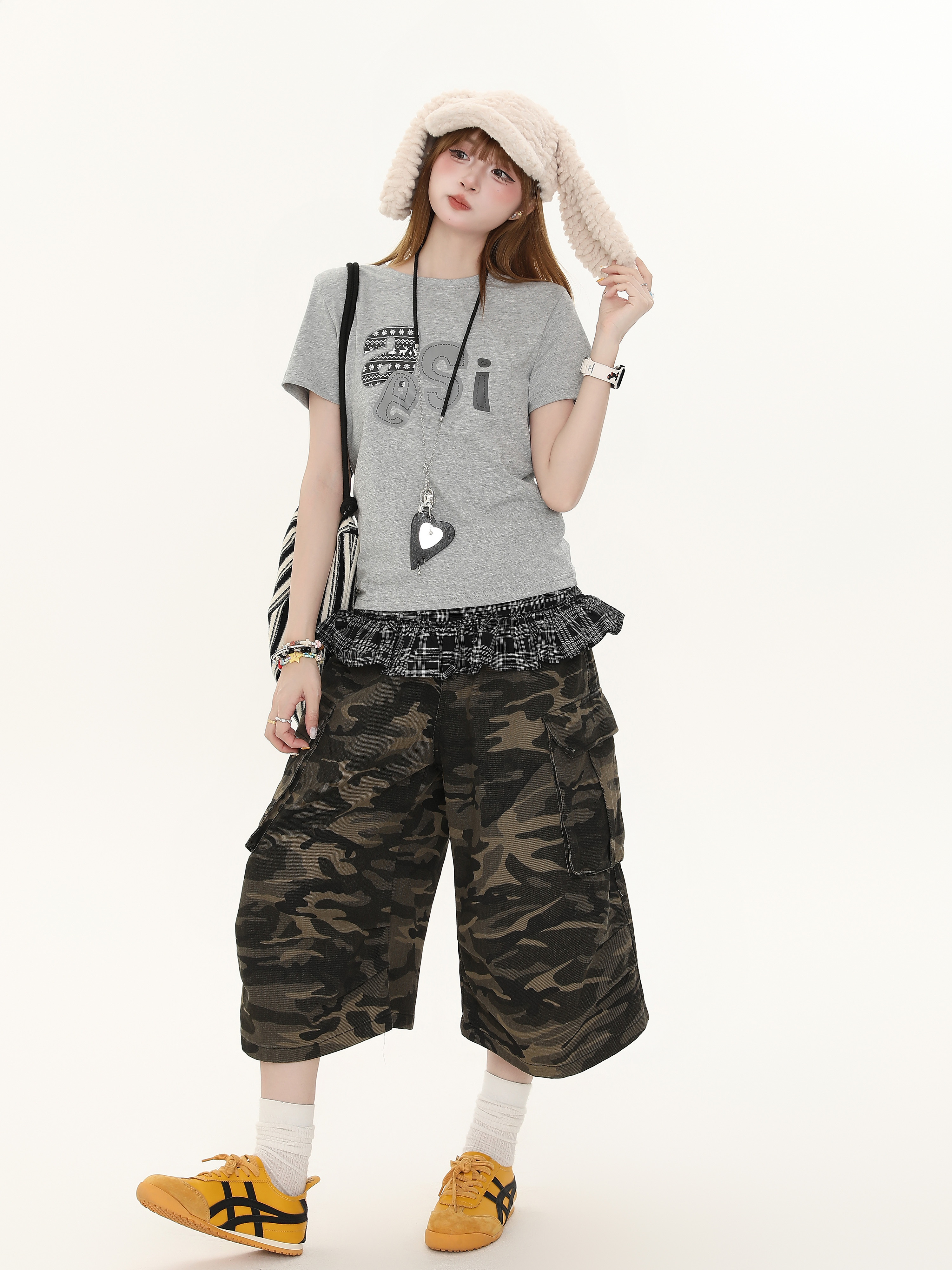 Minimalist Letter Print Short-Sleeve T-Shirt for Women - Slim Fit Summer Top, Versatile American Style, Trendy Fashion Essential