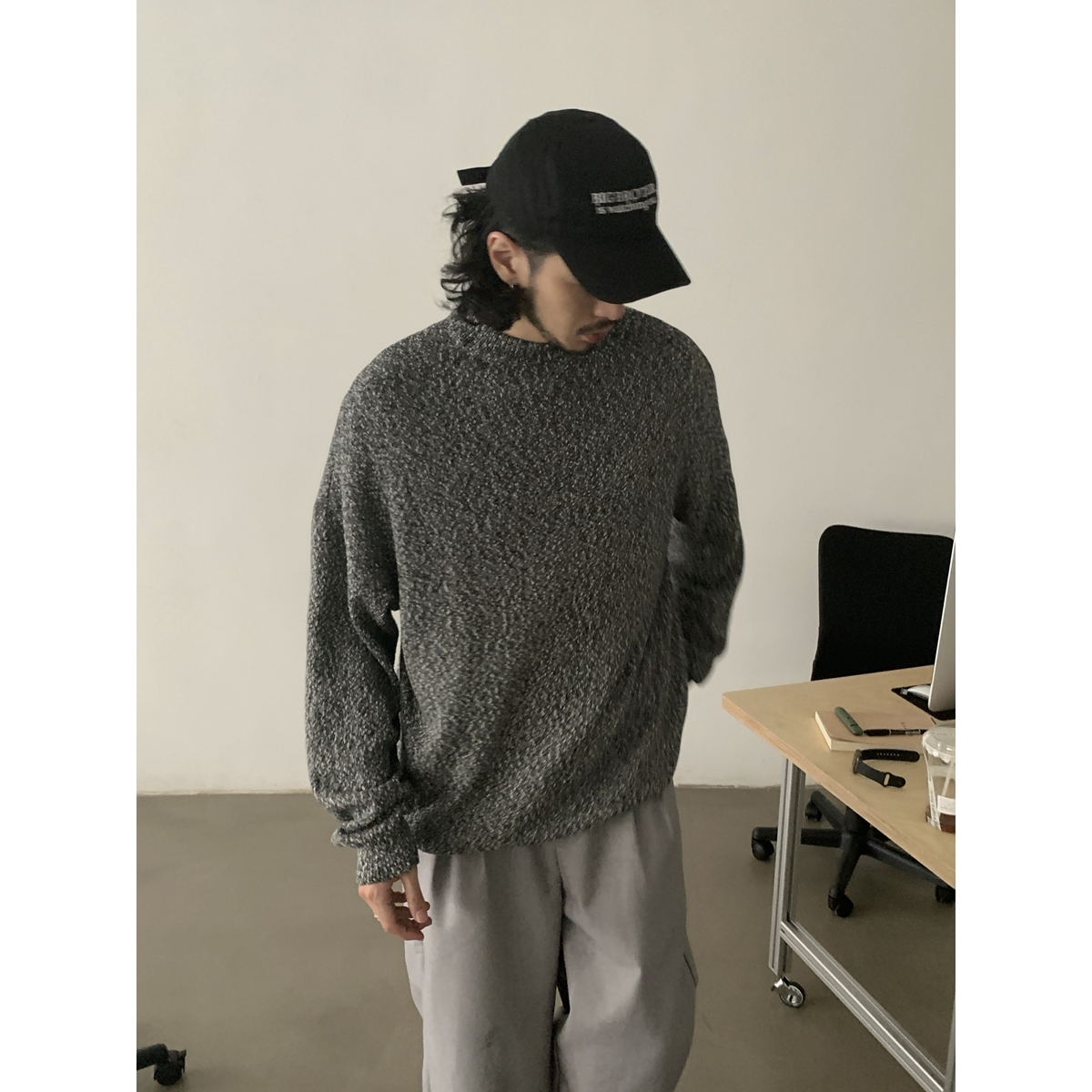 Minimalist Retro Floral Gray Oversized Sweater - Unisex High-Quality Knit Pullover with Round Neck - Casual Y2K Style
