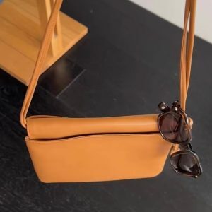 Minimalist Square Tote Bag for Women - Versatile Commuter Shoulder Crossbody Bag - 2025 Fashion Trend