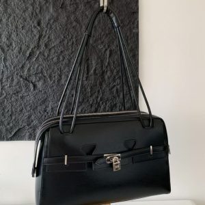 Multi-Layer Zipper Tote Bag for Women - Large Capacity Handheld & Shoulder Bag with Lock, Stylish Underarm Design for Everyday Use