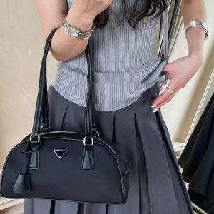 Nylon Minimalist Boston Bowling Bag - Versatile Commuter Shoulder Bag for Modern Style 2025 Fashion Trends