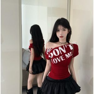 Off-Shoulder Jazz Top with Letter Print - K-Pop Festival Outfit, Pure and Alluring Girl Group Style, Perfect for Y2K Vibes