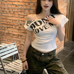 Off-Shoulder Jazz Top with Letter Print - K-Pop Festival Outfit, Pure and Alluring Girl Group Style, Perfect for Y2K Vibes