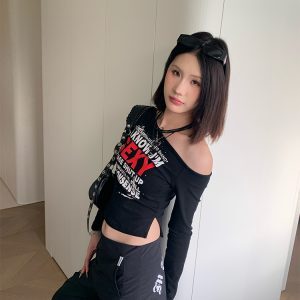 Off-Shoulder Letter Print Sexy Long Sleeve Short T-Shirt for Women - American Retro Slim Fit Base Layer Top, Y2K Style