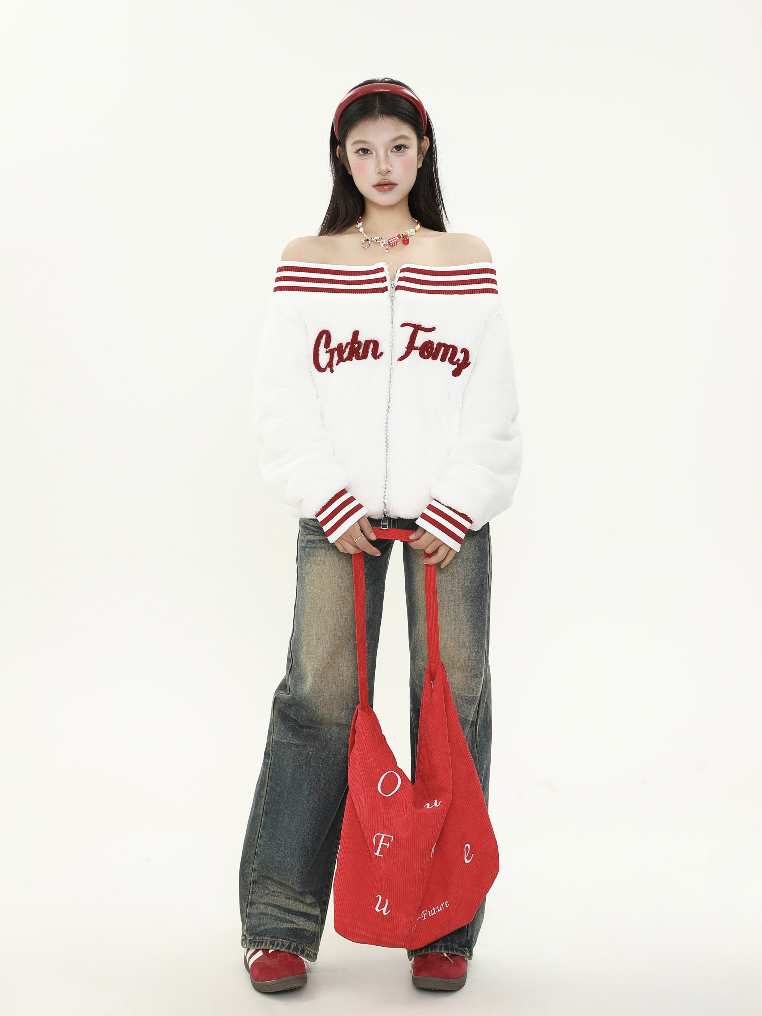 One-Shoulder Plush Jacket with Embroidered Letter Design - American-Style Spicy Girl Sweatshirt for Women's Autumn and Winter Fashion