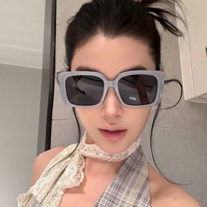 Oversized Square Gray Polarized Sunglasses for Women - UV Protection, Stylish Street Style, Flattering for Round Faces
