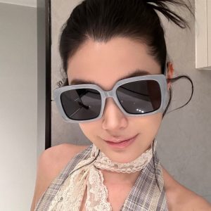 Oversized Square Gray Polarized Sunglasses for Women - UV Protection, Stylish Street Style, Flattering for Round Faces