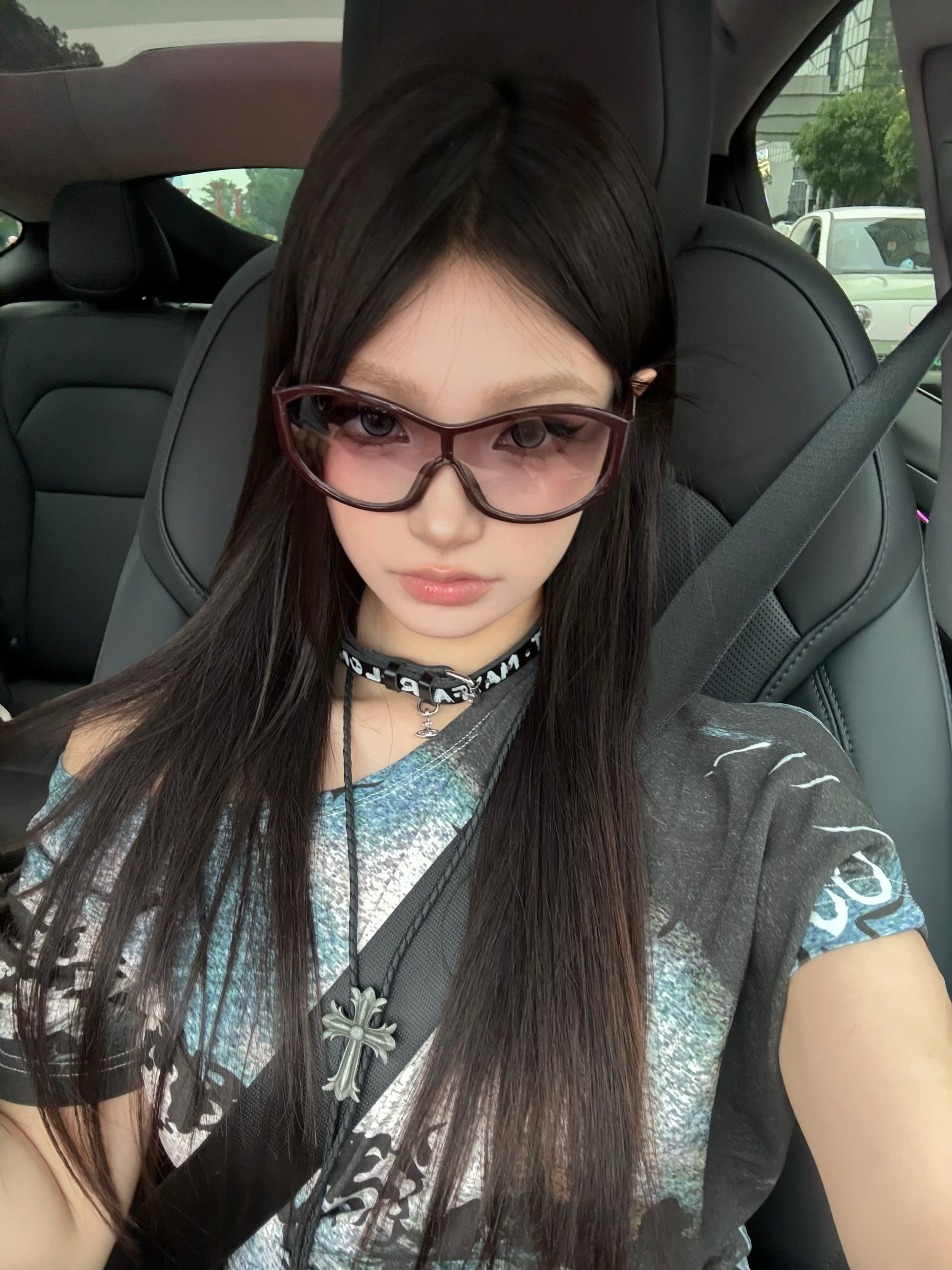 Oversized Wine Red Y2K Retro Sunglasses for Square & Round Faces - Millennial Baddie Style Sun Protection for Street Photography