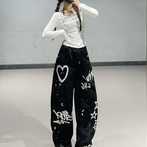 Pink Graffiti Print Jazz Dance Sweatpants for Women - Casual Straight-Leg Pants with Trendy Group Ins Design