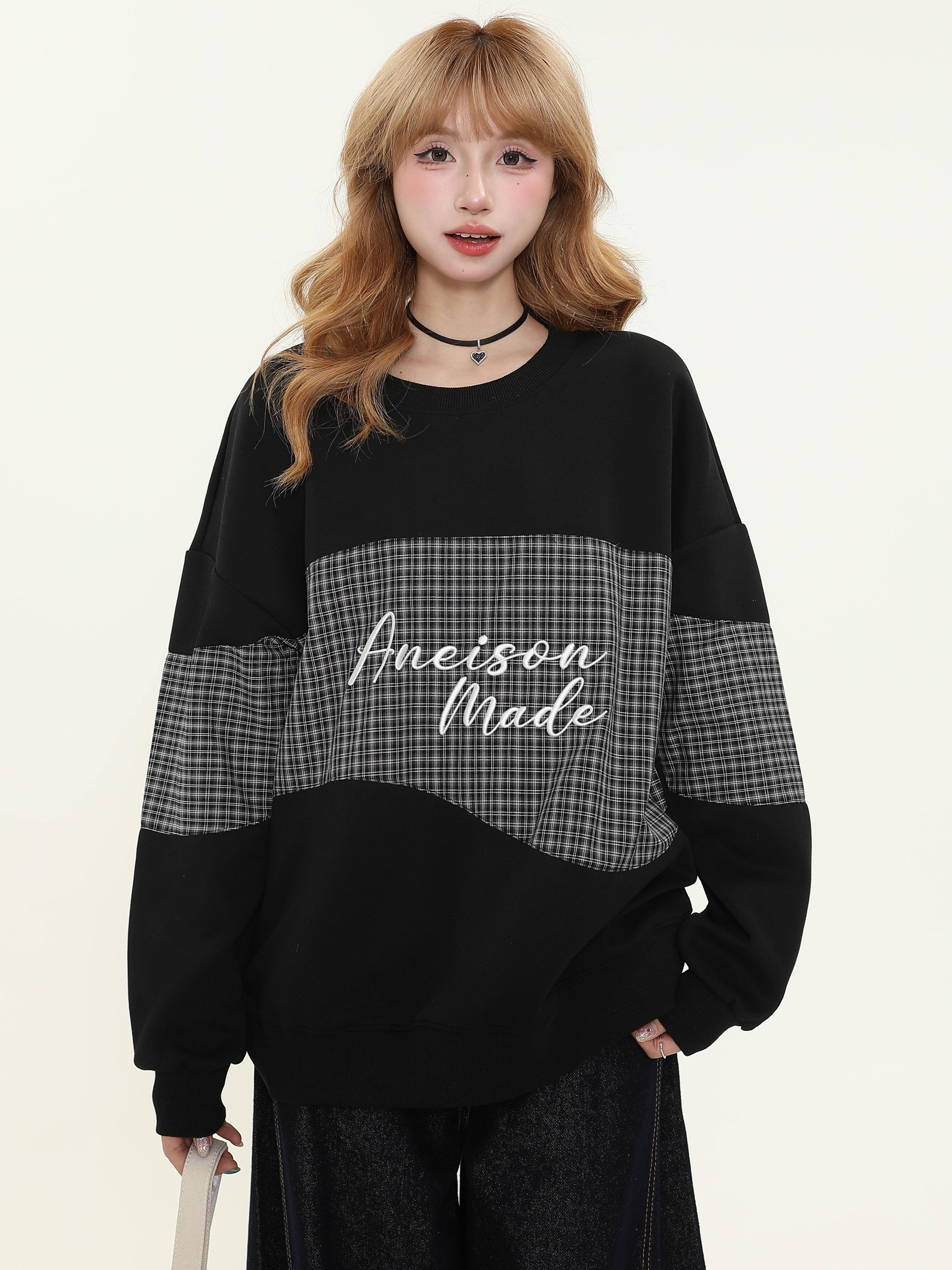 Plaid Spliced Round Neck Sweatshirt for Women - Casual Spring High-Design Top in Lazy Style, Trendy 90s Inspired Fashion