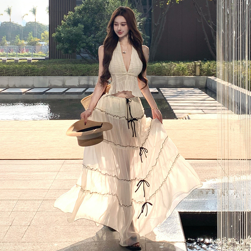 Pleated V-Neck Halter Neck Floral Mesh Dress - South France Girl Beach Vacation Style Long Skirt