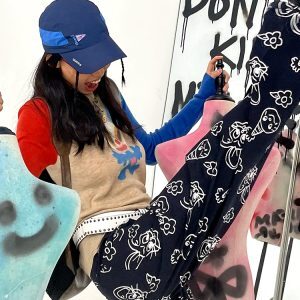 Red and Blue Raglan Sleeve Printed Knit Pullover Long Sleeve T-Shirt - Trendy Casual Style