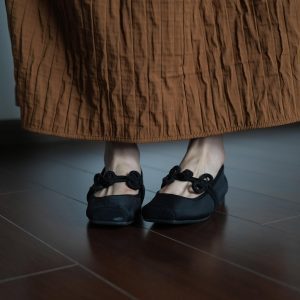 Red Flat Round-Toe Women's Shoes with Bow - Versatile Chinese Knot Design for Spring Weddings and Everyday Wear