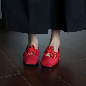 Red Flat Round-Toe Women's Shoes with Bow - Versatile Chinese Knot Design for Spring Weddings and Everyday Wear