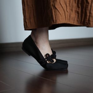 Red Flat Round-Toe Women's Shoes with Bow - Versatile Chinese Knot Design for Spring Weddings and Everyday Wear