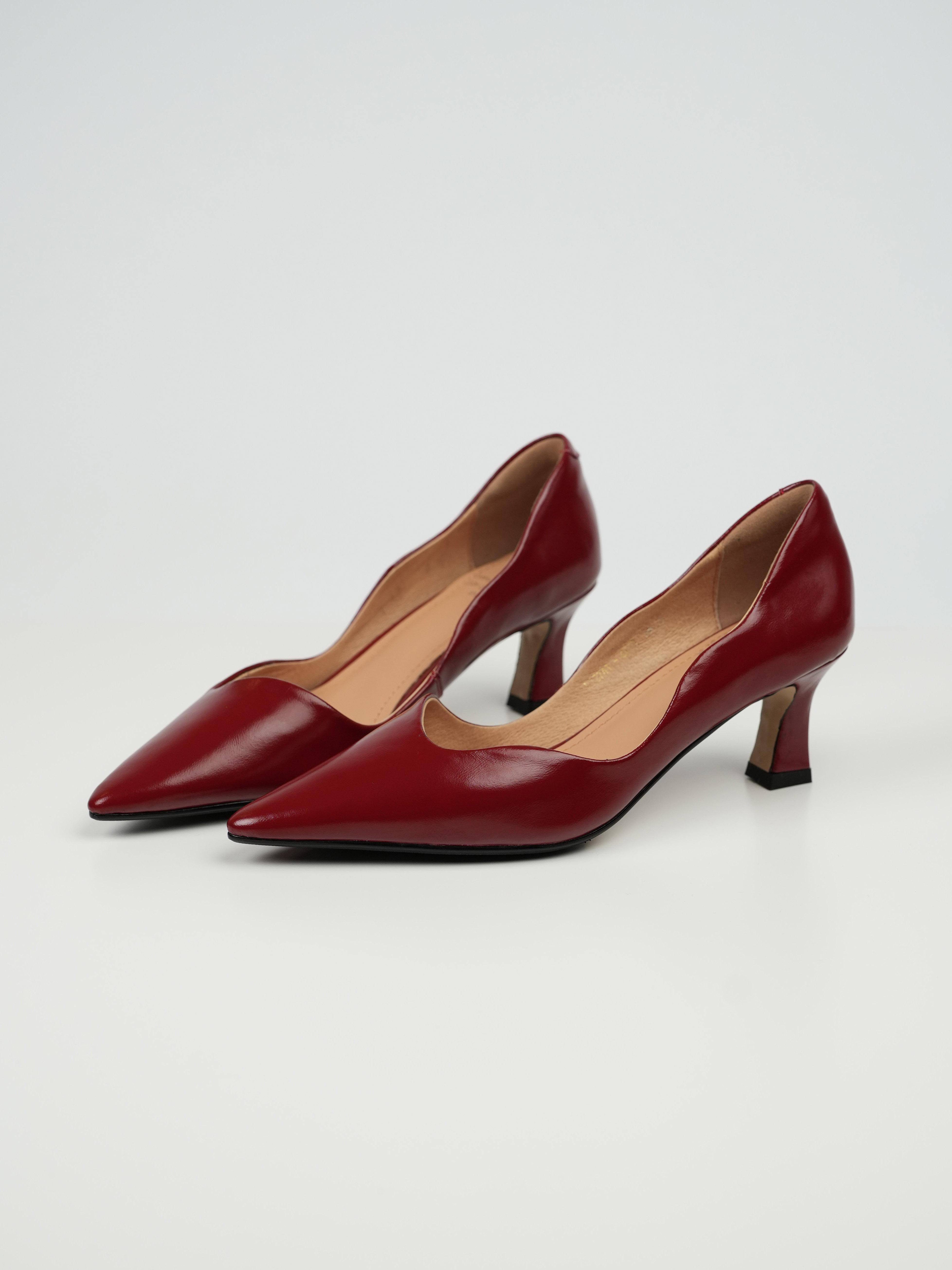 Red Pointed Toe High Heels for Women, Minimalist Thin Heel Office Shoes, Chic Commuting Style, Elegant Fashion Footwear