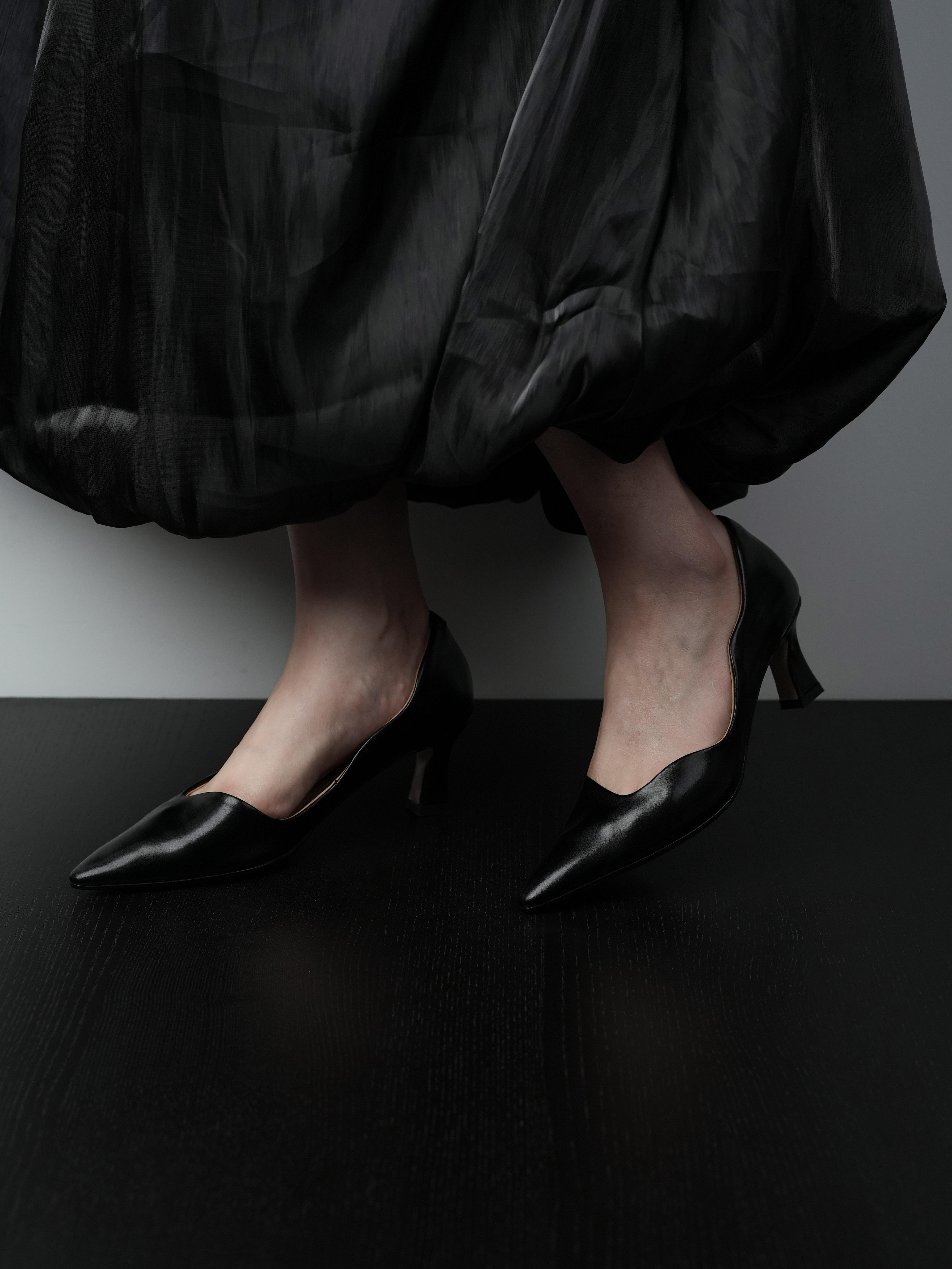 Red Pointed Toe High Heels for Women, Minimalist Thin Heel Office Shoes, Chic Commuting Style, Elegant Fashion Footwear