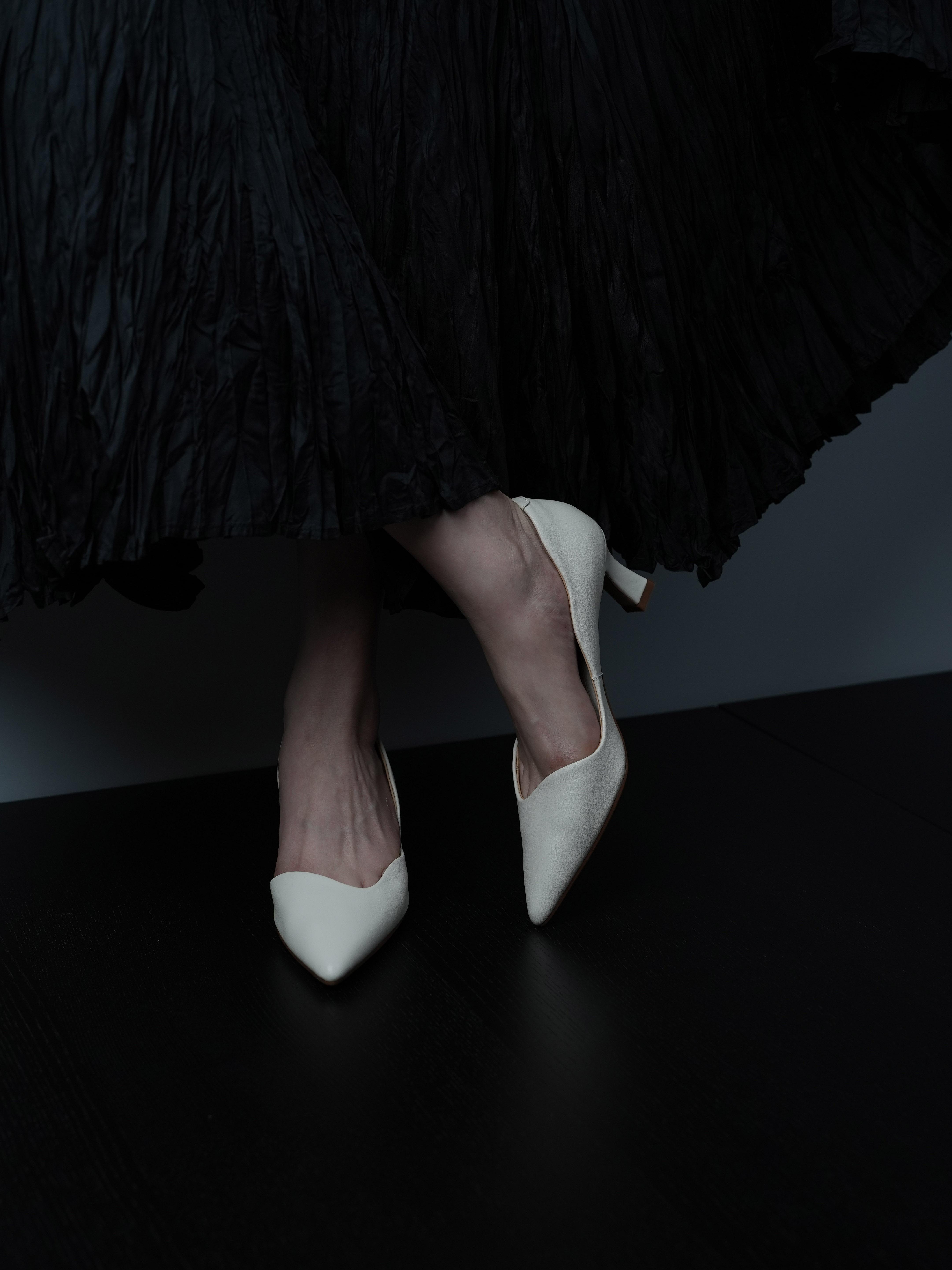 Red Pointed Toe High Heels for Women, Minimalist Thin Heel Office Shoes, Chic Commuting Style, Elegant Fashion Footwear