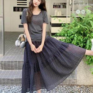 Relaxed Fit Short-Sleeve Two-Piece Summer Outfit for Women - Elegant Skirt Set, Simple and Stylish, Perfect for Casual Days