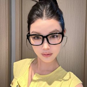 Retro Black Square Women's Glasses for Myopia - High Prescription, Korean Style, Anti-Blue Light, Flattering for Round Faces