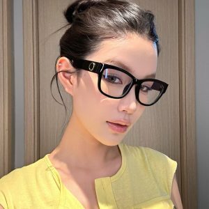 Retro Black Square Women's Glasses for Myopia - High Prescription, Korean Style, Anti-Blue Light, Flattering for Round Faces