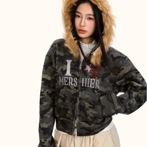 Retro Camouflage Fleece Hoodie Jacket with Fur Collar for Women - Trendy Short American Style with Rhinestone Letter Detail