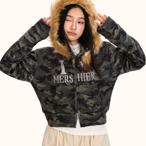Retro Camouflage Fleece Hoodie Jacket with Fur Collar for Women - Trendy Short American Style with Rhinestone Letter Detail