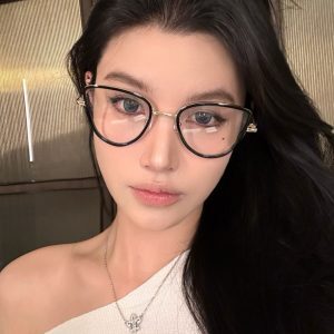Retro Cat-Eye Anti-Blue Light Prescription Glasses for Women - Trendy Black Metal Frame, Flattering for Round & Oval Faces