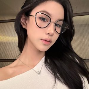Retro Cat-Eye Anti-Blue Light Prescription Glasses for Women - Trendy Black Metal Frame, Flattering for Round & Oval Faces