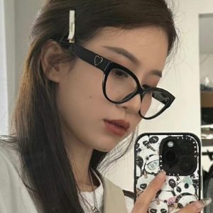 Retro Cat-Eye Heart-Shaped Black Glasses for Women, High-End Near-Sighted Design, Perfect for Square & Round Faces, Vintage Style