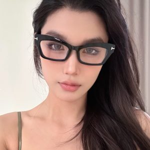 Retro Cat-Eye Square Black Glasses for Women - High-End Fashion Accessory for Round and Square Faces