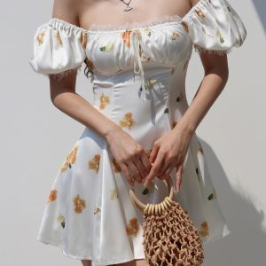 Retro Floral Lace Square Neck Puff Sleeve Slimming Waist-Defining Dress for Women - Perfect for Vacation and 90s Style