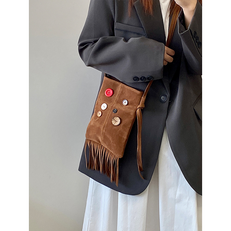 Retro Hippie Button Design Tassel Shoulder Crossbody Bag for Women – 2025 Spring/Summer Small Bag