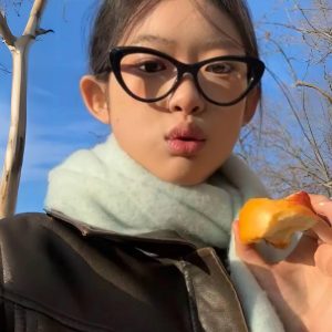Retro Korean Cat-Eye Black Frame Blue Light Blocking Glasses for Women, Stylish Prescription Ready, Ideal for Round Faces, Y2K Fashion