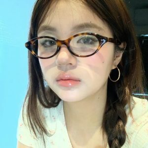 Retro Korean-Style Leopard Print Oval Cat-Eye Glasses for Myopia - Flattering Design for Round Faces, Slimming Effect