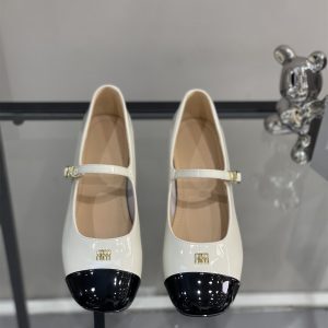 Retro Mary Jane Shoes for Women - Chunky Heel, One Strap, French Style, 2025 Spring Model, Ideal for Skirts and Casual Outfits