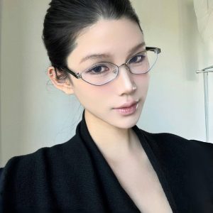 Retro Metallic Silver Cat-Eye Glasses with Blue Light Blocking Lenses - Old Money Style, Polygonal Design for 90s Aesthetic