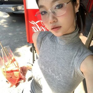 Retro Metallic Silver Square Glasses for Round Faces - Slimming Blue Light Blocking Women's Fashion Eyewear