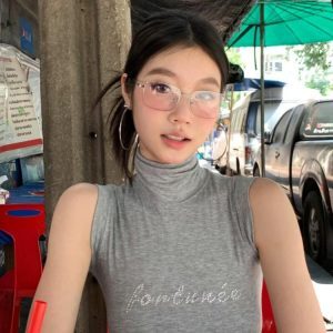Retro Metallic Silver Square Glasses for Round Faces - Slimming Blue Light Blocking Women's Fashion Eyewear