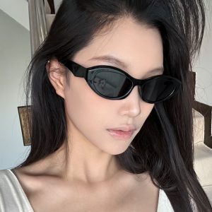 Retro Oval Cat-Eye Sunglasses for Round Faces - Small Frame UV Protection Fashion Accessories