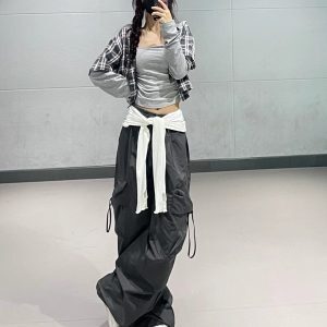 Retro Plaid Patchwork Hooded Short Shirt Jacket and Gray Straight-Leg Sports Pants Set for Women - Y2K Inspired Fashion