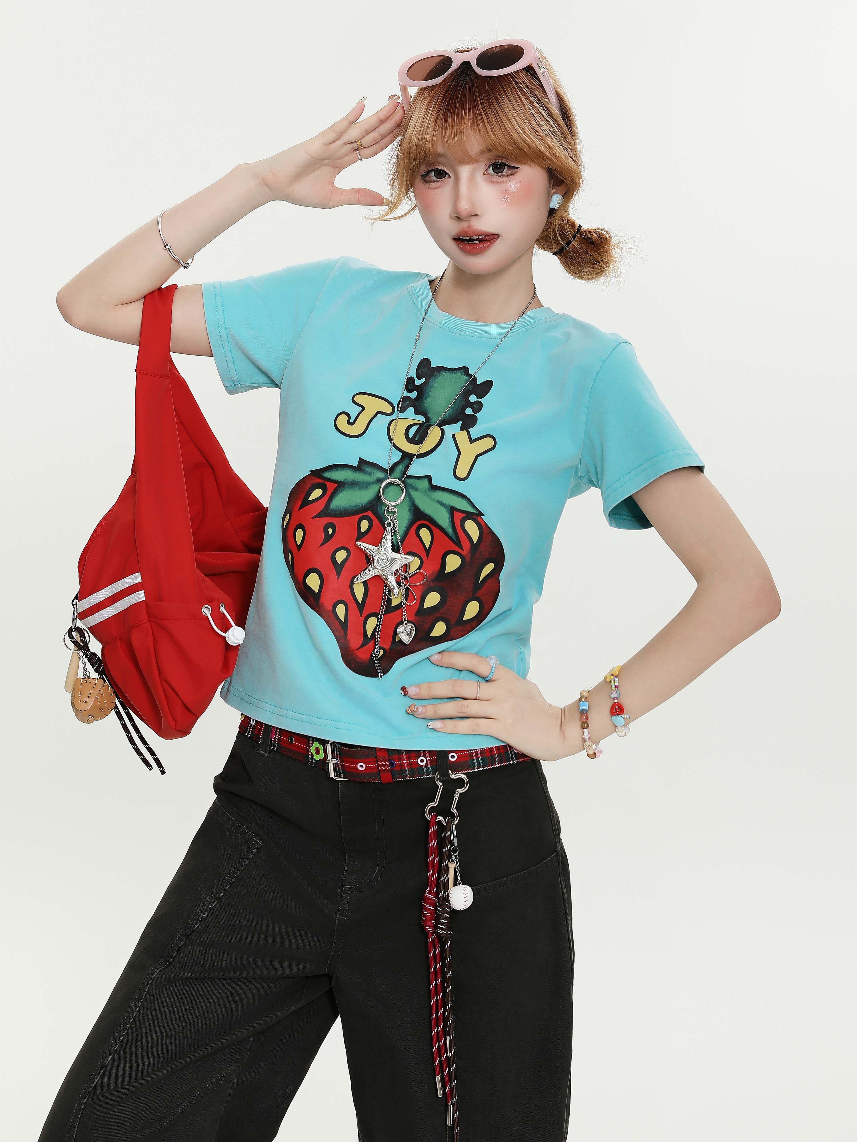 Retro Strawberry Print Short-Sleeve T-Shirt for Women - Slim Fit Summer Top in American Spicy Girl Style