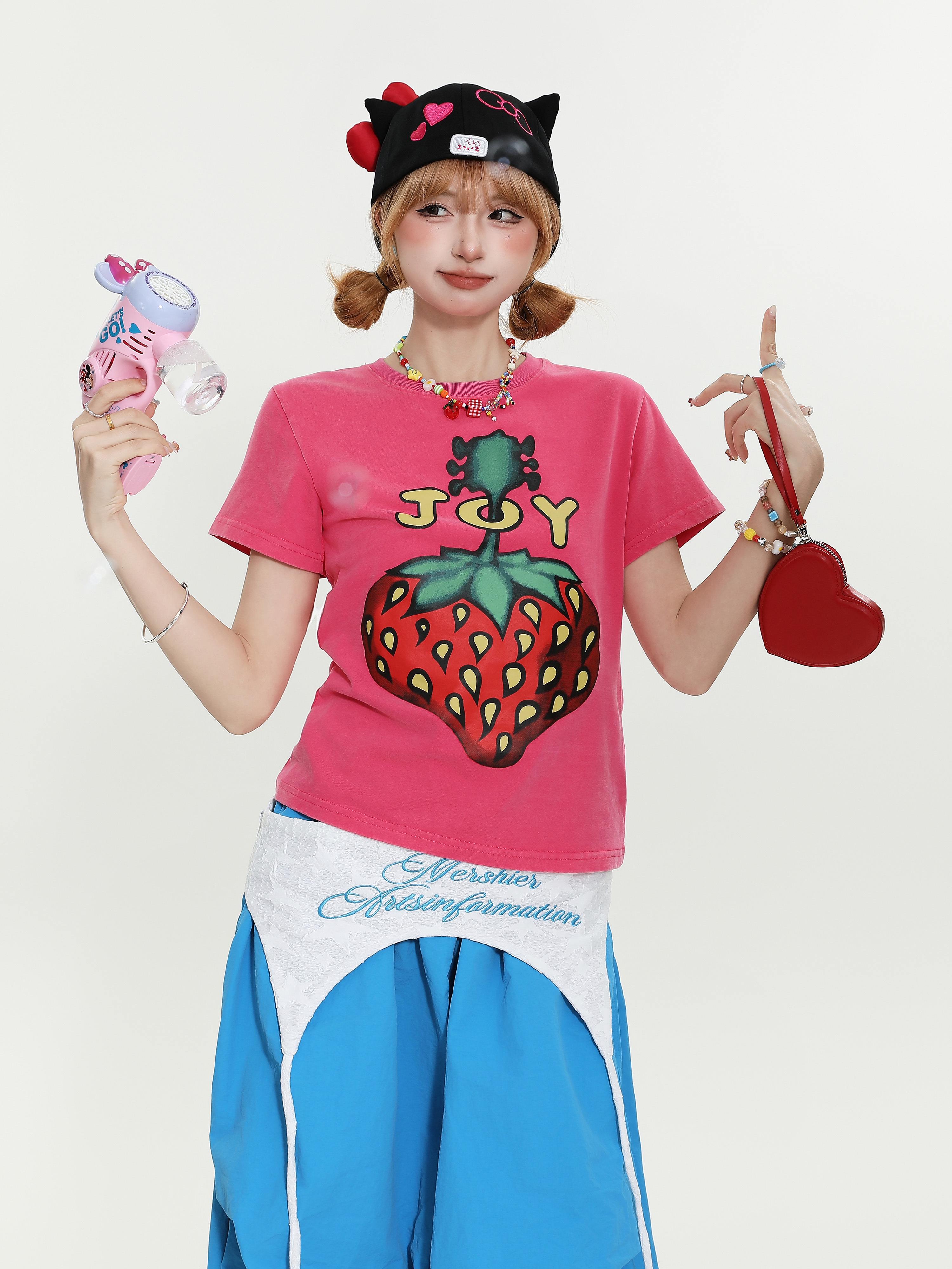Retro Strawberry Print Short-Sleeve T-Shirt for Women - Slim Fit Summer Top in American Spicy Girl Style